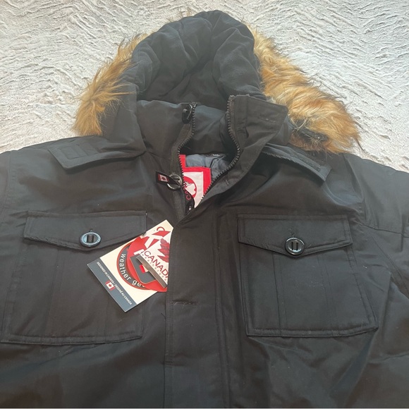 Black Faux Fur-Accent Hooded Parka - Men
Canada Weather Gear size L - Picture 11 of 16